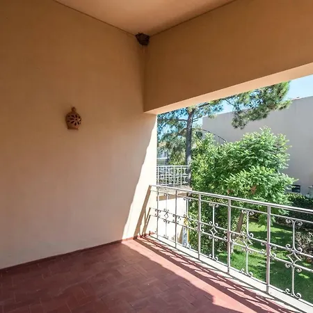 Lovelystay Near Beach