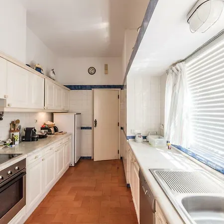 Apartment Lovelystay Near Beach